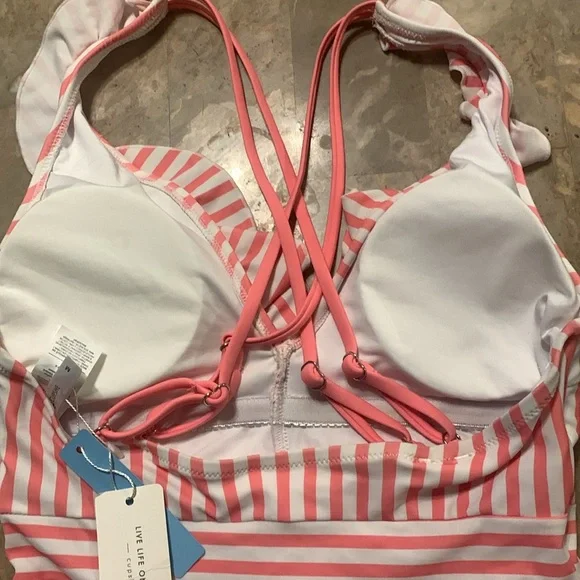 Cupshe Pink and White Ruffled One Piece Swimsuit - Picture 3 of 9